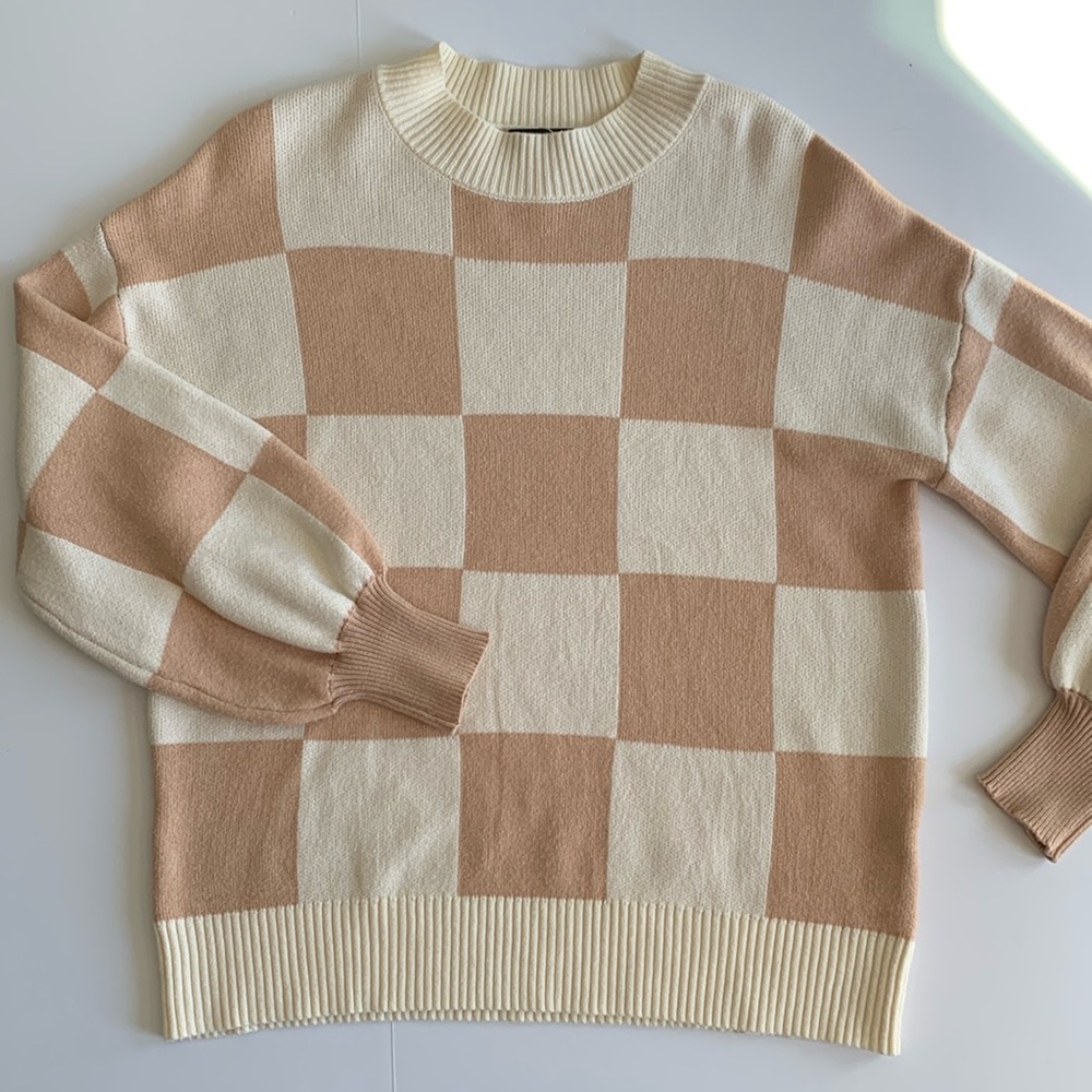 ZESICA TAN AND BEIGE CHECKERBOARD MOCK TURTLENECK  SWEATER• SIZE LARGE• EC